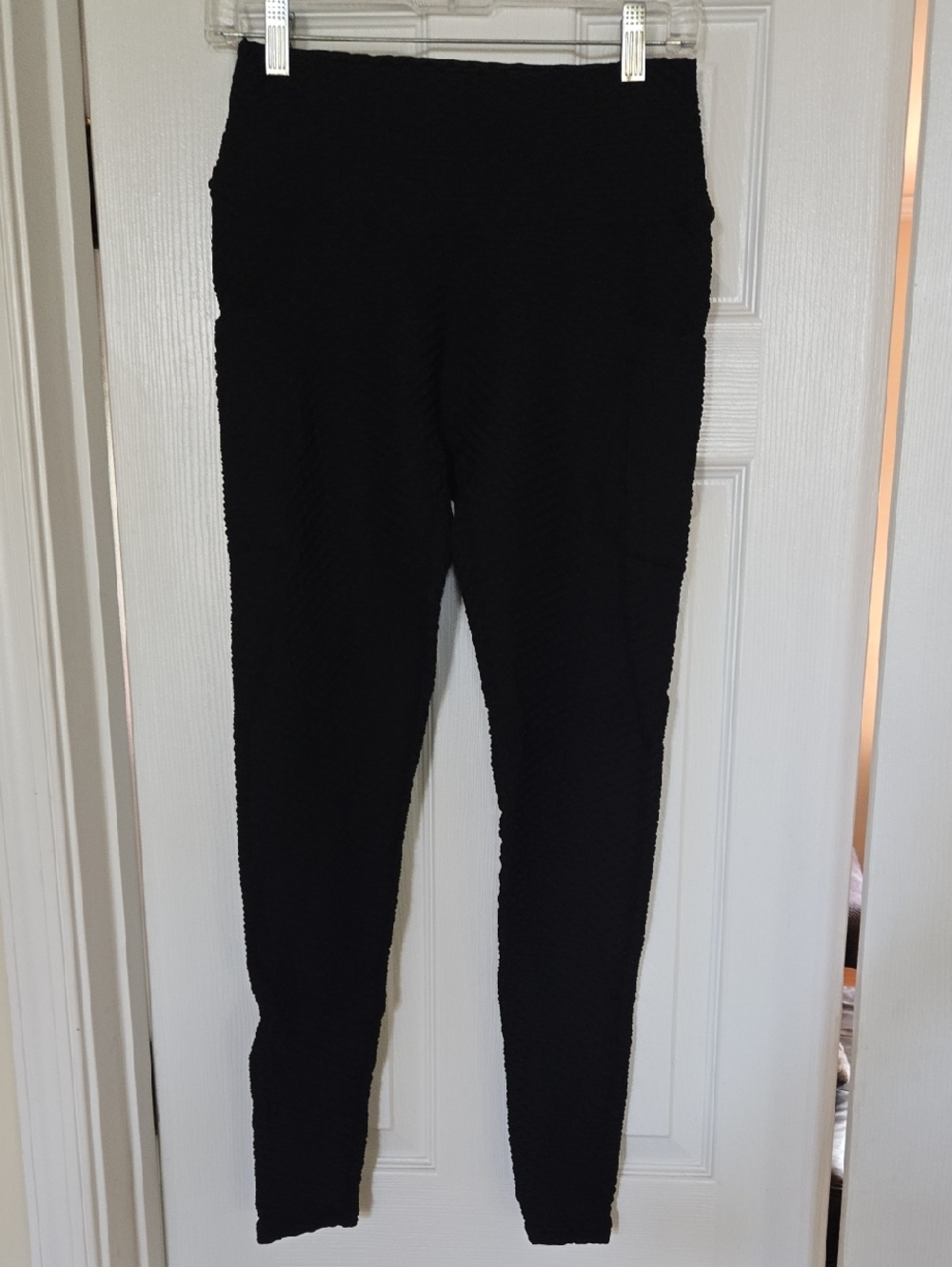 CVG womans Medium Black full length leggings Textured